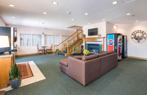 Urbana Hotel | Rodeway Inn Urbana Champaign University Area