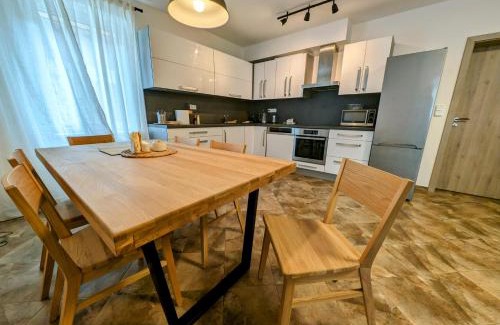 Vetrni Apartment | Rodinné apartmány Dobrné