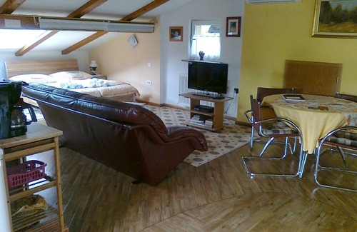 Kobarid Apartment | Romantic Attic Apartment "POD MATAJURJEM 1"