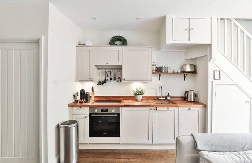 Cheltenham House | Romantic Coach House for 2 | Perfect Cotswold Stay + EV