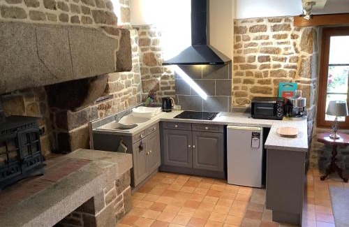 Saint-Germain-de-Tallevende-la-Lande-Vaumont House | Romantic Cottage