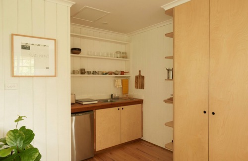 Hazelbrook Cabin | Romantic Cottage in the Blue Mountains with Valley Views