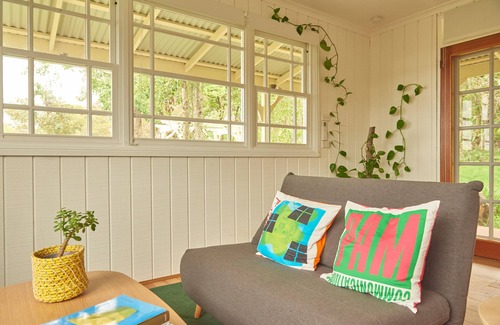 Hazelbrook Cabin | Romantic Cottage in the Blue Mountains with Valley Views
