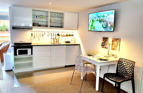 Tarnby Kommune Apartment | Romantic Neptun Studio-apartment with canopy-bed and green terrace.