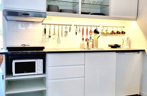 Tarnby Kommune Apartment | Romantic Neptun Studio-apartment with canopy-bed and green terrace.