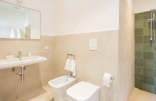 Ferrara Historic Centre Apartment | ROMANTIC ROOM WITH GARDEN VIEW