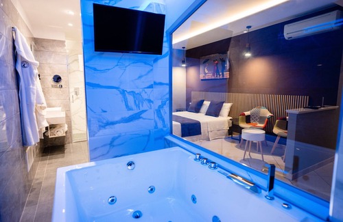 Sarno Bed & Breakfast | Romantic room with whirlpool