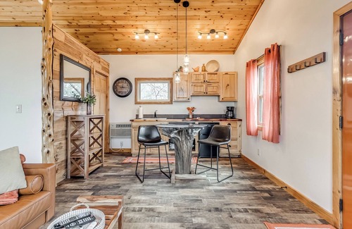 Longtown Cabin | Romantic Rustic Getaway! Elevated Treehouse w/Jacuzzi Tub. Rest, Relax, Repeat!