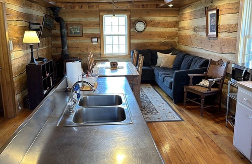 Elizabeth Cabin | Romantic, Secluded, Private, Rustic Cottages