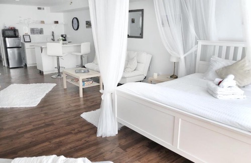 Port Franks House | Romantic Studio Cottage
