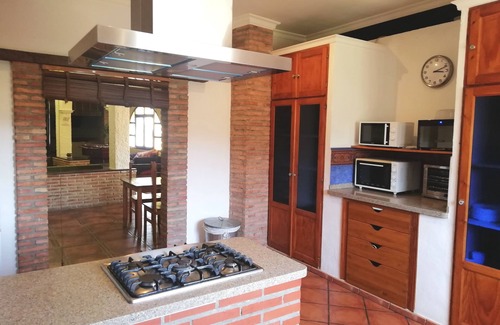 Felix Apartment | ROMANTIC STUDIO IN BEAUTIFUL RIVER VILLA NEAR THE SEA