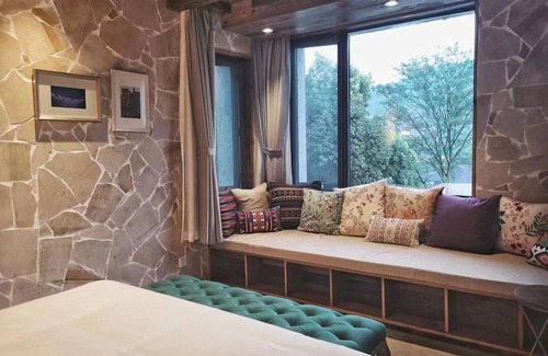 Deqing County House | Romantic villa in Moganshan, China