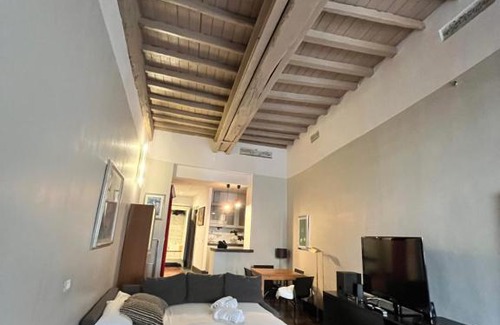 Roman Ghetto Apartment | Rome’s heart open space