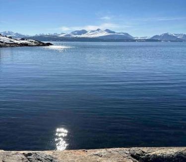 Molde House | Romslig bolig i Molde, familie eller firma