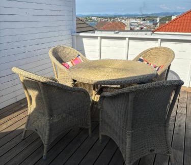 Stavanger Apartment | Romslig leilighet i sentrum med egen takterrasse