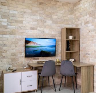 Haifa Apartment | ROMSUITES - German colony main street, Bahai gardens, City Centr