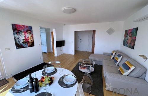 Icici Apartment | Rona Spacious apartment with a panoramic view