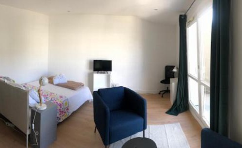 La Metare - Le Portail Rouge Apartment | Rond point Studio Cosy et Central avec Balcon