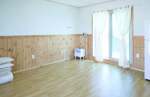 Araemok House | Ronnie Pension
