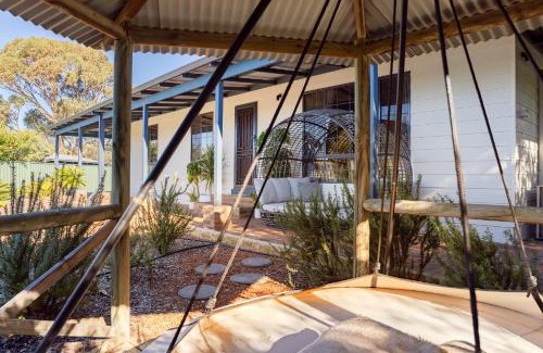 Preston Beach House | Roo With A View By Swan Bnb Management