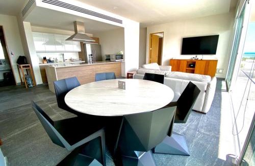 Zona Hotelera Apartment | Rooftop pool- family apartment- ocean view -close