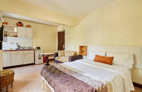 Ngara West Apartment | Rooftop Pool with City View - Studio