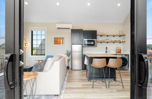 Ottawa House | Rooftop Retreat