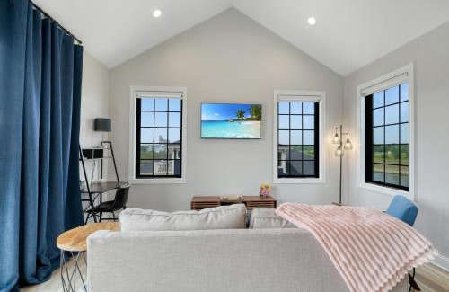 Ottawa House | Rooftop Retreat