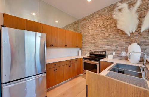 Little Italy House | Rooftop with Views Modern Little Italy Townhome