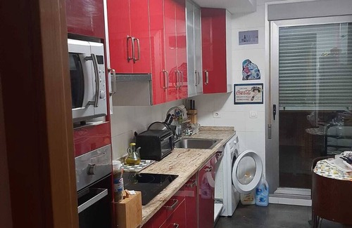Zaragoza Bed & Breakfast | Room 12m.Location>Price: Cities and gastronomy, Theme park.tramway.