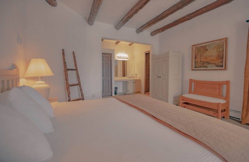 Taos Apartment | Room 2 - Mountain View King Suite