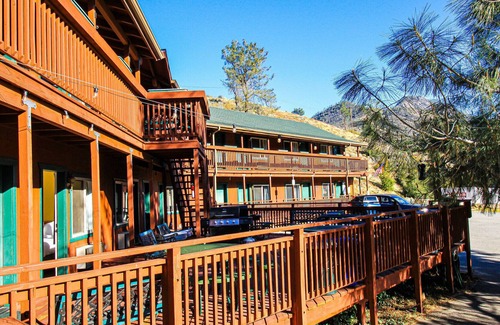 Kernville Cabin | Room 21 Comfort King Room with Kitchenette