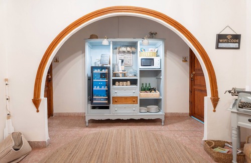 Alcublas Apartment | Room '2A' with Shared Pool, Private Garden and Wi-Fi