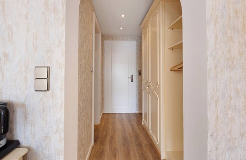 Reichenau Apartment | Room '3-Bett Mit Seeblick' with Lake View, Shared Terrace and Wi-Fi