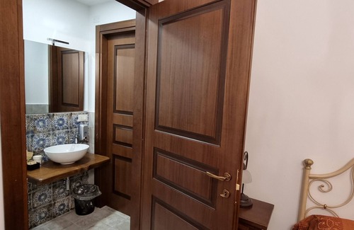 Sant'Angelo di Brolo House | Room 'Arcaloro Resort Rooms Ghiro' with Shared Pool, Wi-Fi and Air Conditioning