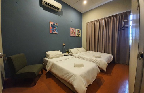 Downtown George Town House | Room at Jln Loh Boon Siew Georgetown