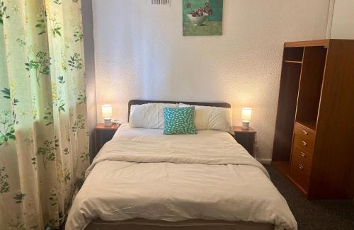 Tipton Apartment | Room B at StanBros