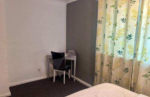 Tipton Apartment | Room B at StanBros