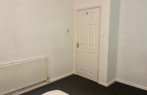 Tipton Apartment | Room B at StanBros