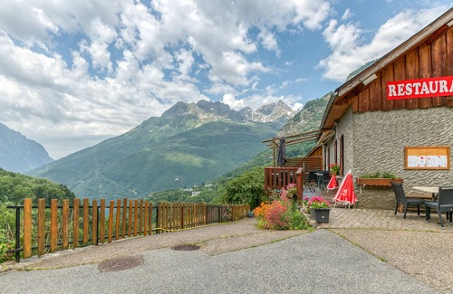 Oz Apartment | Room 'Chambre 1' with Mountain View and Balcony