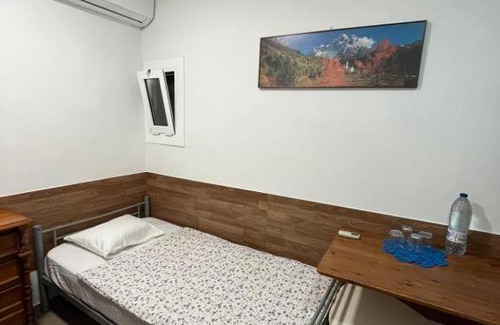 El Prat de Llobregat Apartment | Room for 4 next to BCN airport
