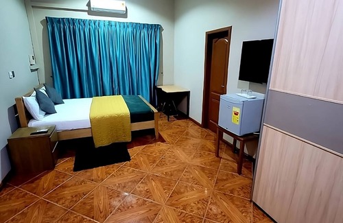 Adenta House | Room-ghouse Room D Ideal For Friends fam