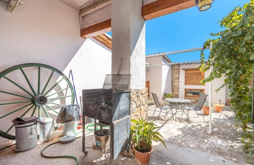 Conques Apartment | Room 'Habitació Doble De Uso Individual' with Mountain View, Wi-Fi and Air Conditioning