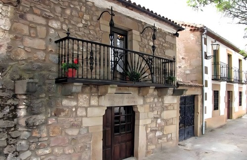 Almajano Apartment | Room 'Habitación Doble' with Mountain View, Shared Terrace and Wi-Fi