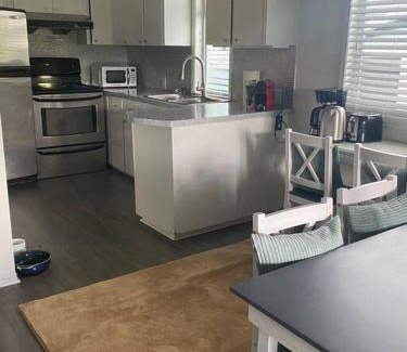 Kitsilano House | Room in an upper level 4 bedroom-1bathroom home on a quiet tree lined street