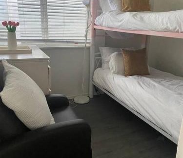 Kitsilano House | Room in an upper level 4 bedroom-1bathroom home on a quiet tree lined street