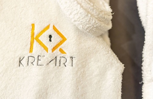 Crotone House | Room in B&B - Queen Suite With Whirlpool tub - B&B Kreart Suite & Rooms