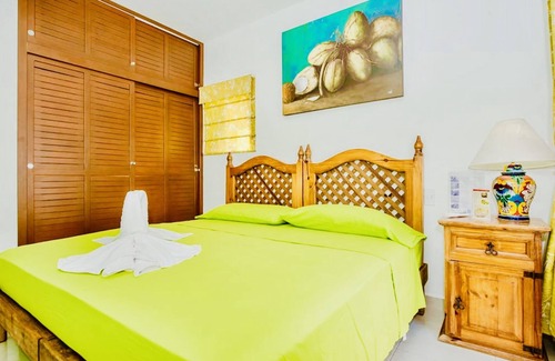 Playa del Carmen House | Room in B&B - Superior Budget Room With Swimming Pool Air Conditioning and Parking