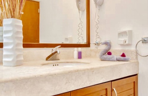 Playa del Carmen House | Room in B&B - Superior Budget Room With Swimming Pool Air Conditioning and Parking