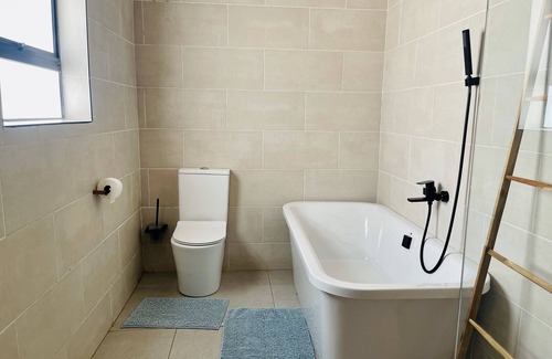 Northam House | Room in B&B - Trendybliss Guest House - N0294